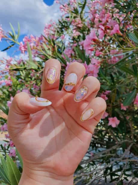 nail extension in salon